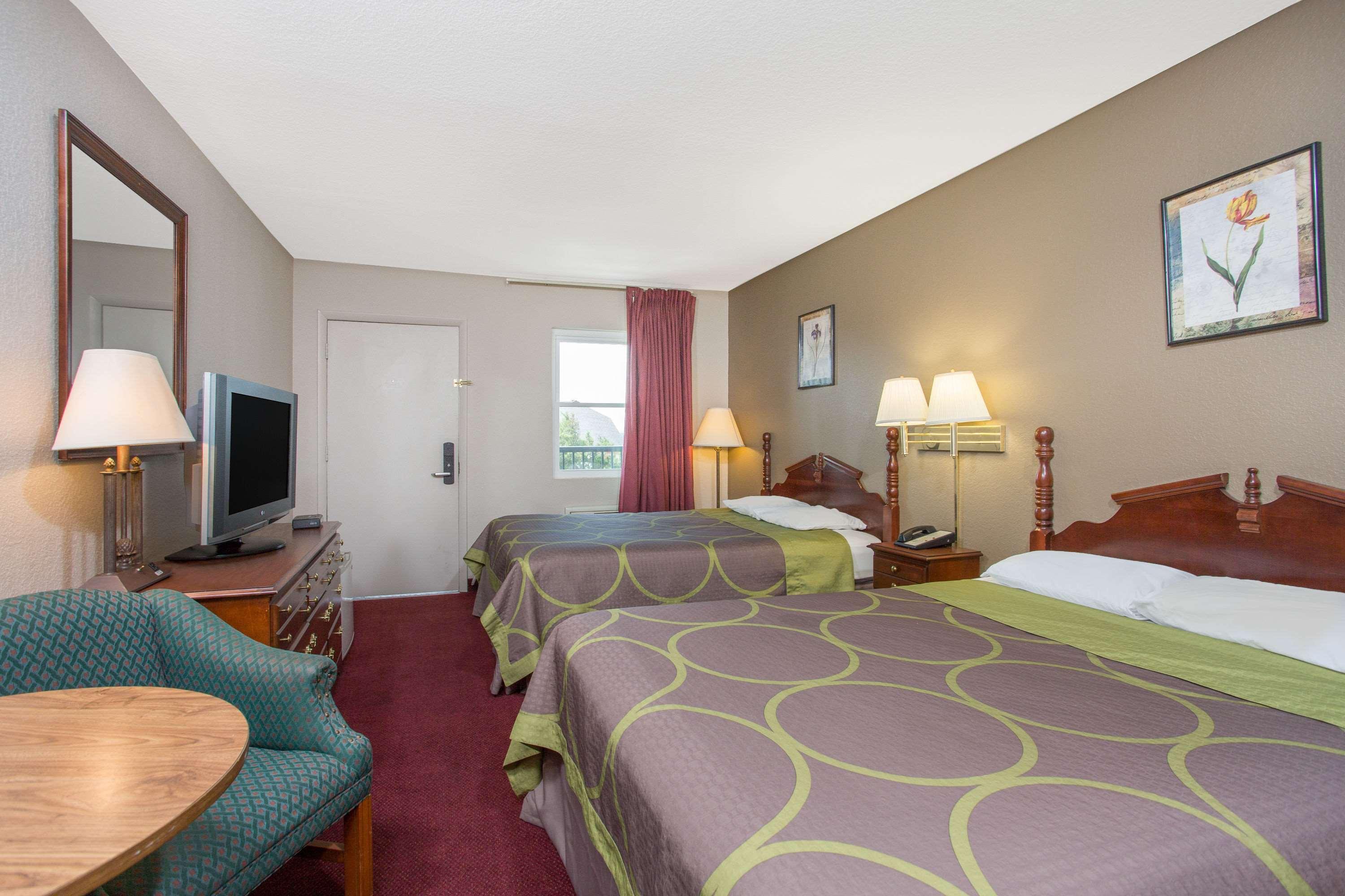 Knights Inn Glade Spring Екстер'єр фото
