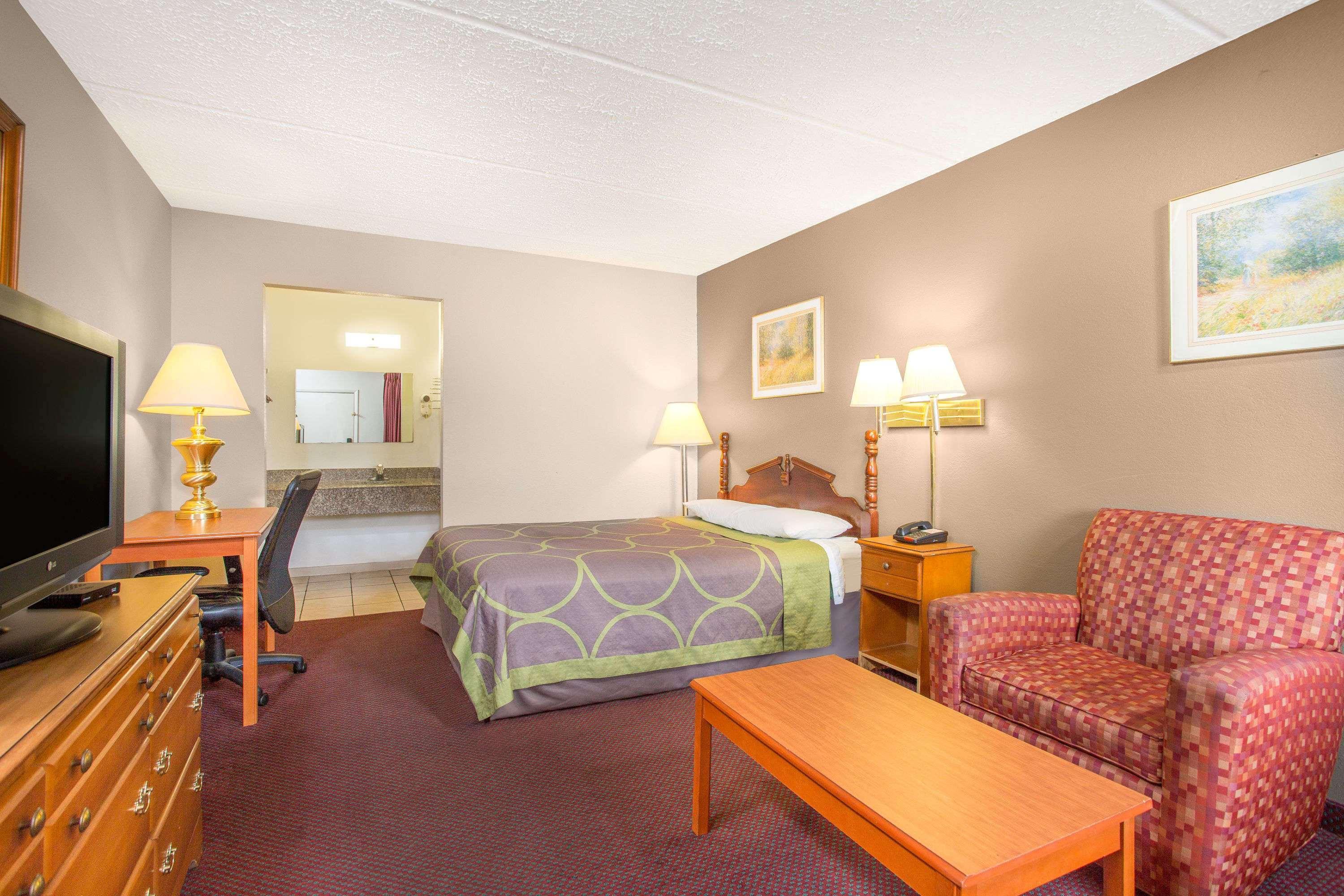 Knights Inn Glade Spring Екстер'єр фото