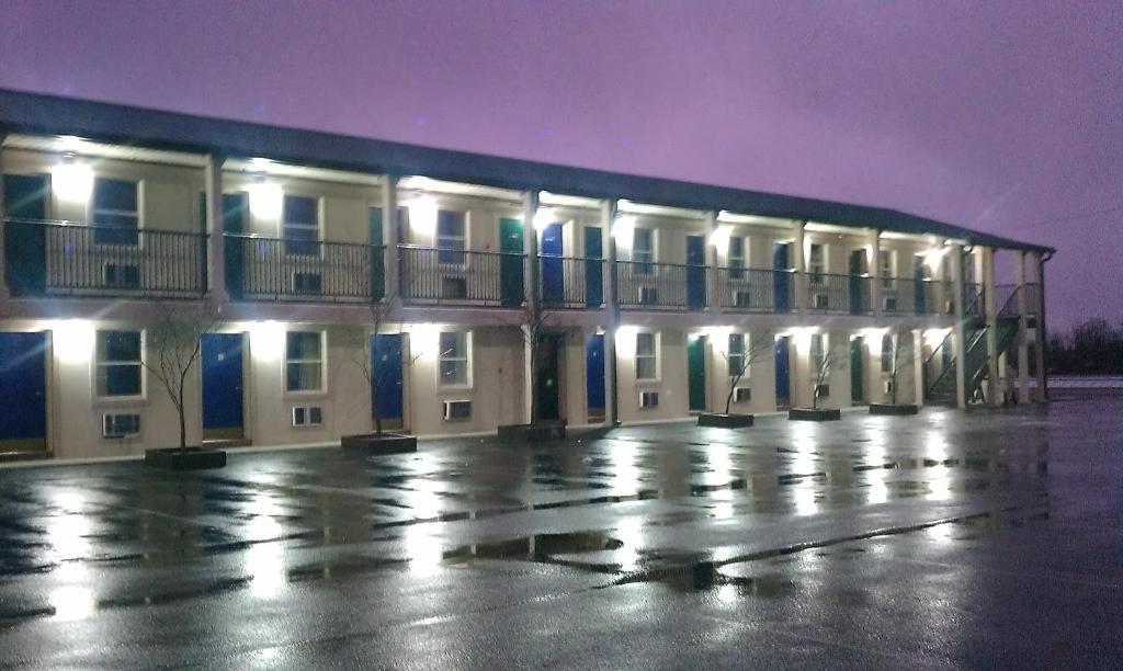 Knights Inn Glade Spring Екстер'єр фото